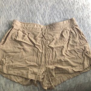 High-Waisted Taupe Pimkie Shorts
